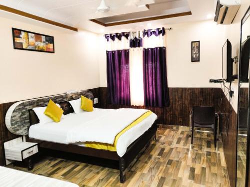Hotel RB Palace-500 Meter From Bus Stand