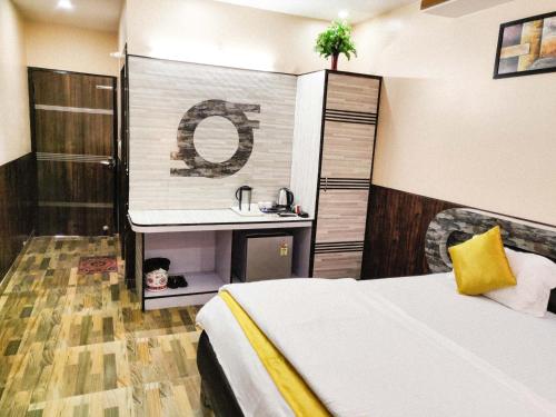Hotel RB Palace-500 Meter From Bus Stand