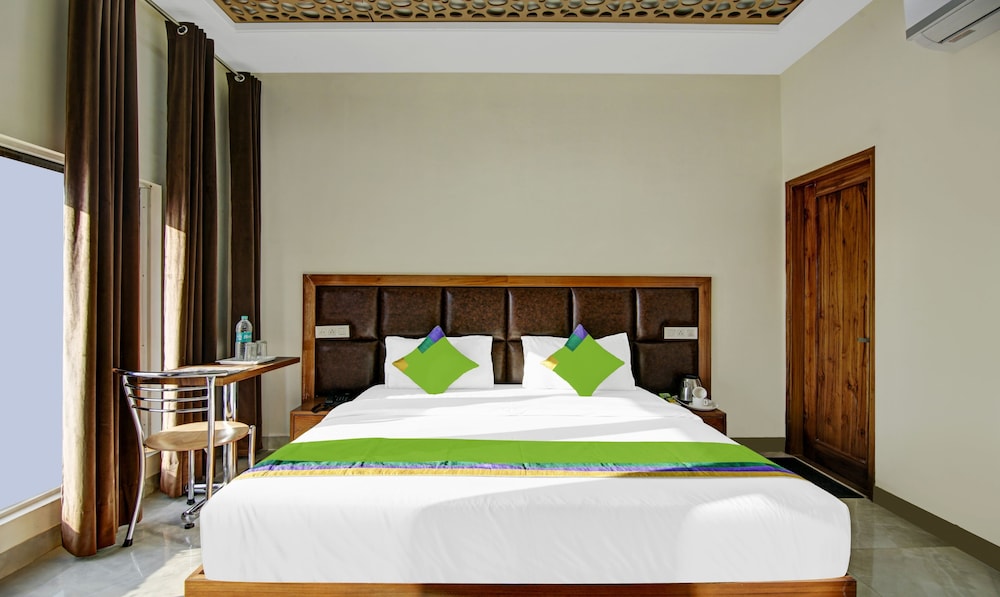 Treebo Royal Salute, Zirakpur