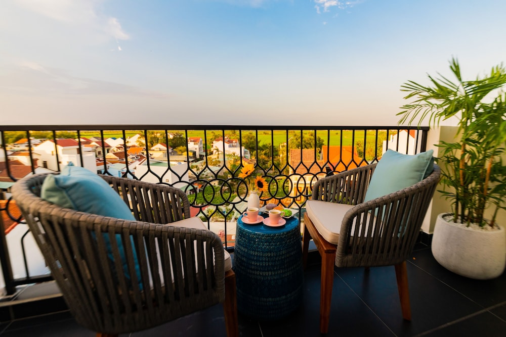 Hoi An Merrily De Art Hotel