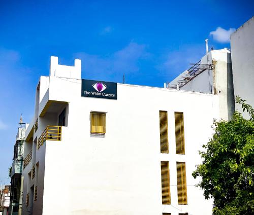 The White Canyon Hotel