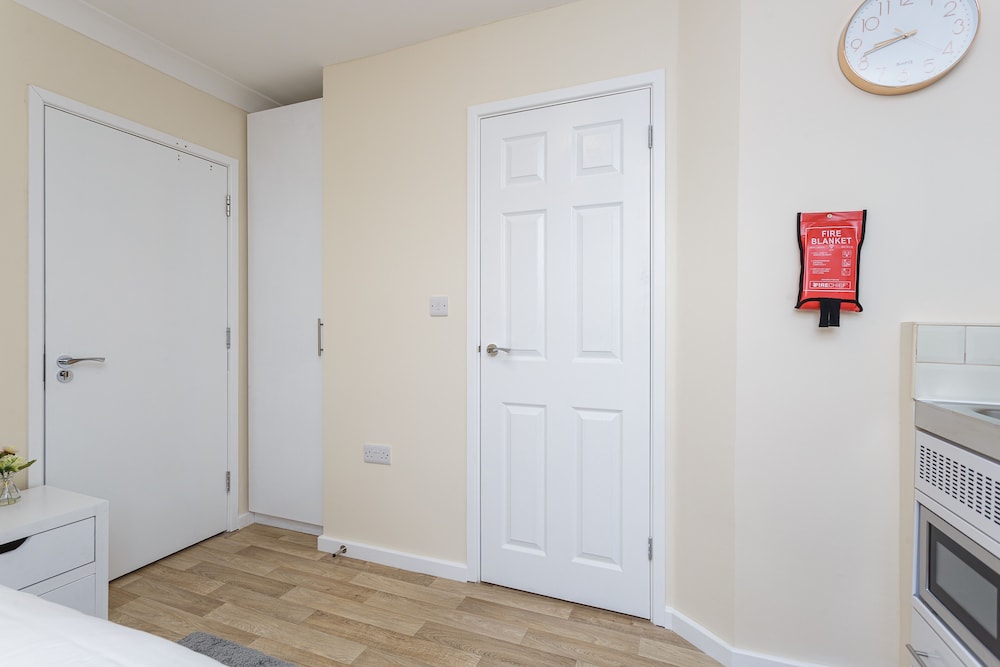 Blackberry - Stylish Self-contained Flats in Soton City Centre