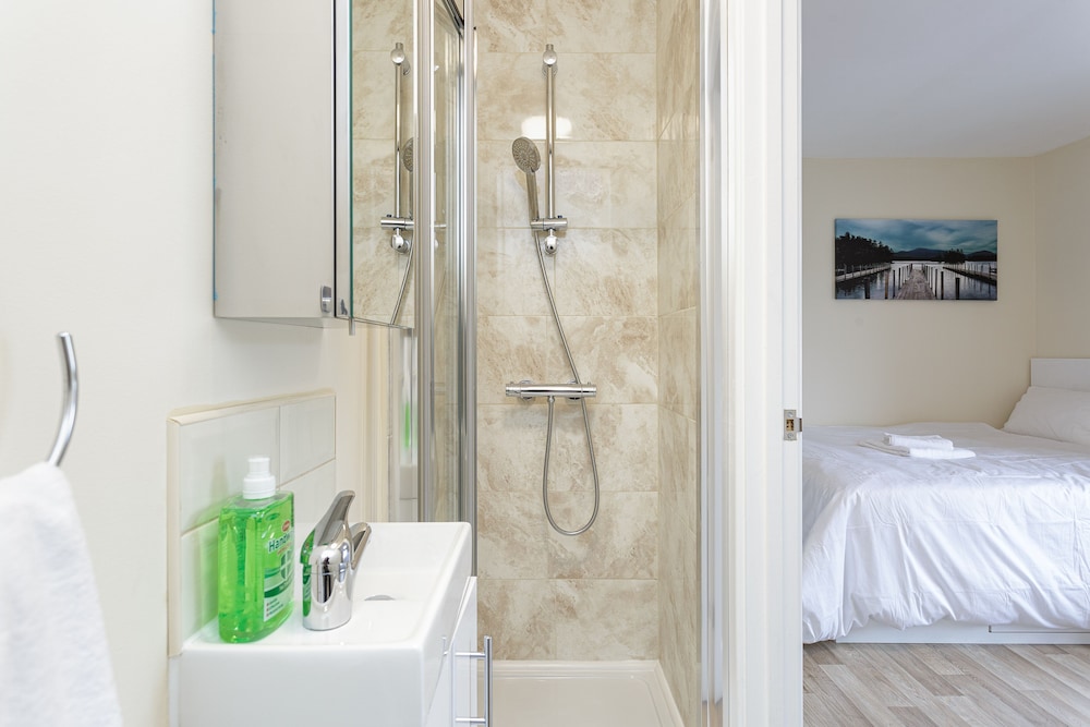 Blackberry - Stylish Self-contained Flats in Soton City Centre