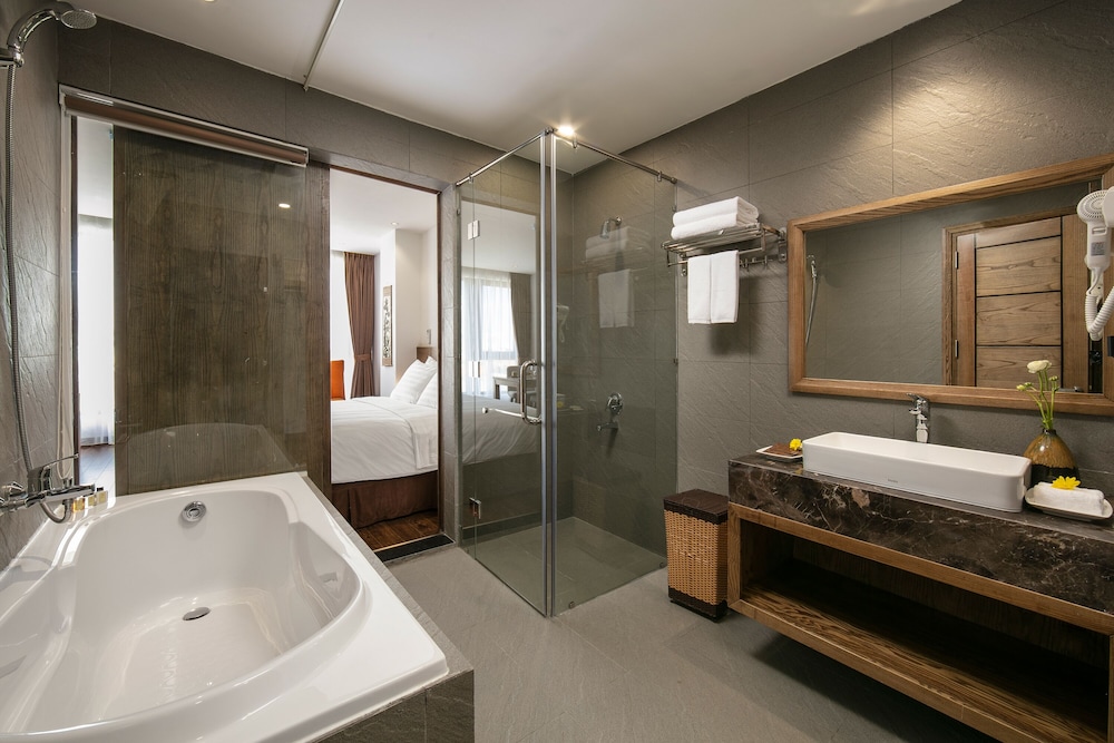The Bloom Pham Viet Chanh - Modern Living Space in Saigon - A Top Choice for Western Travelers