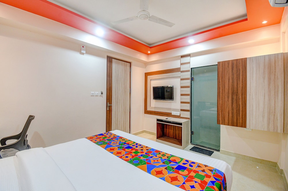 Fabhotel The Lily
