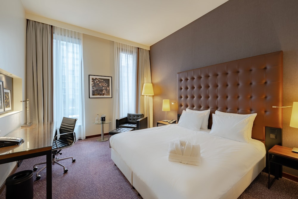 Crowne Plaza Amsterdam South by IHG