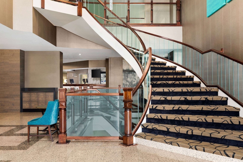 Ramada Plaza by Wyndham Niagara Falls