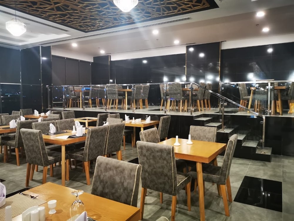 Parkside Plaza Hotel - Muscat