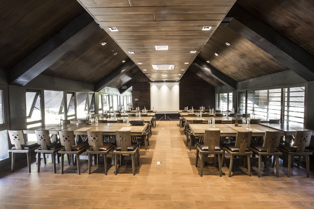 Sapa Jade Hill Resort & Spa