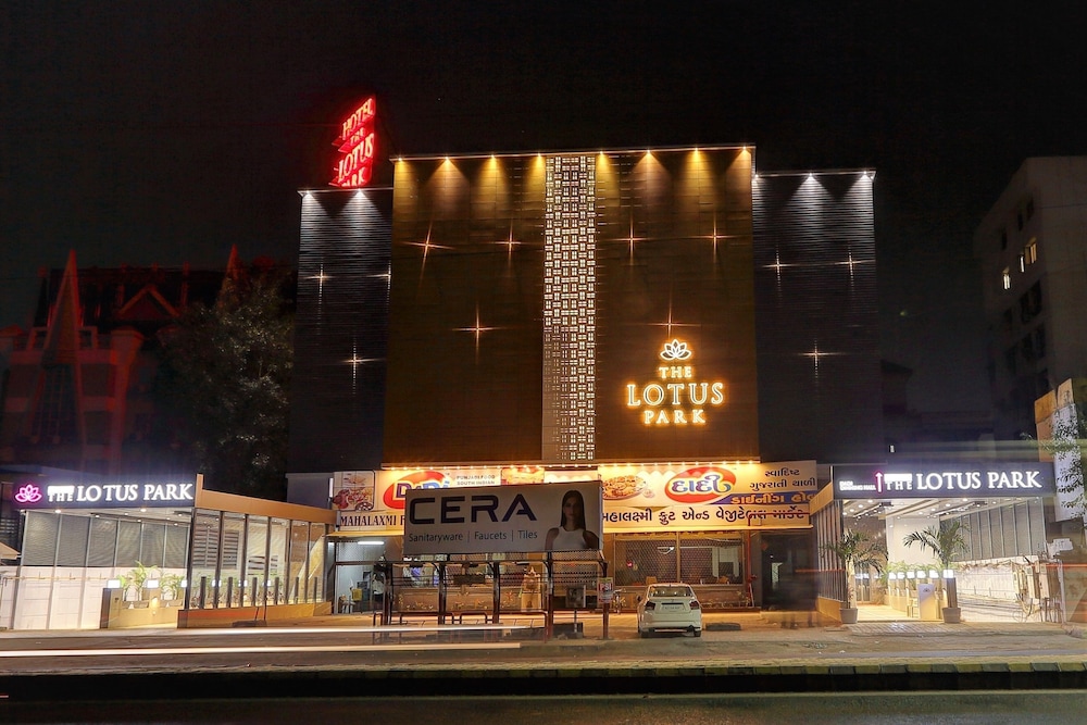 Hotel The Lotus Park
