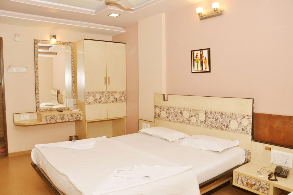 HOTEL SAI SURAJ PALACE