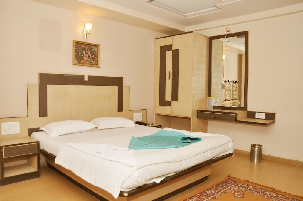 HOTEL SAI SURAJ PALACE