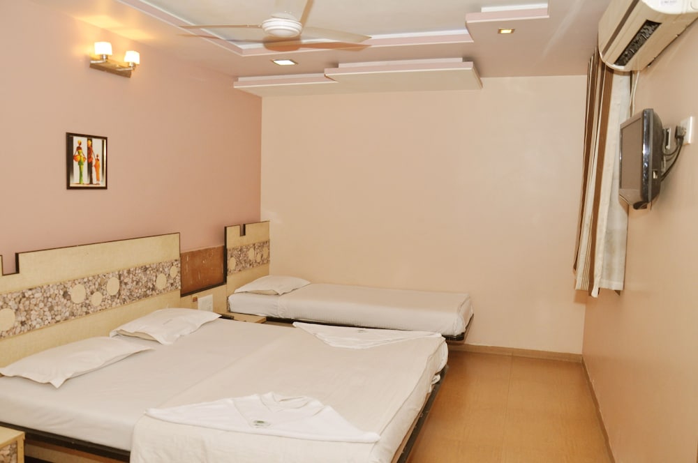 HOTEL SAI SURAJ PALACE