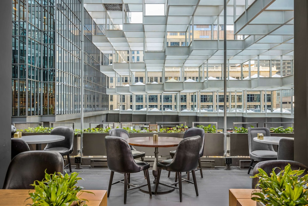 The Marquette Hotel, Curio Collection by Hilton