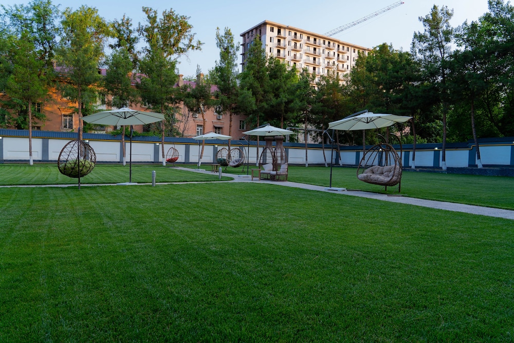 Green Park Hotel