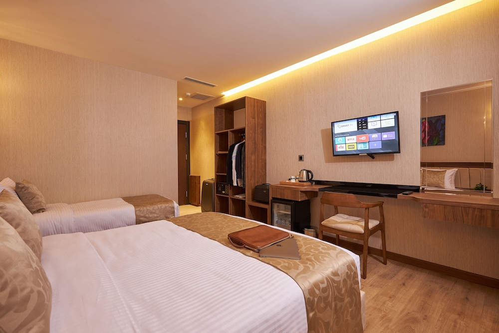 Trademark Collection by Wyndham Operla Airport Hotels