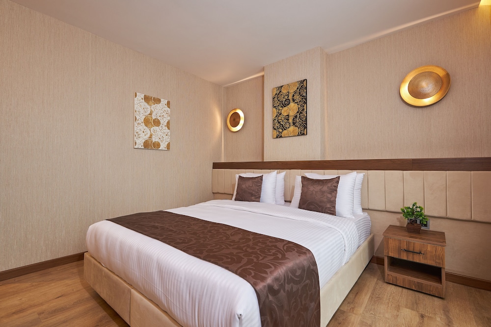 Trademark Collection by Wyndham Operla Airport Hotels