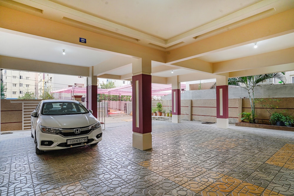  FabHotel Q Suites