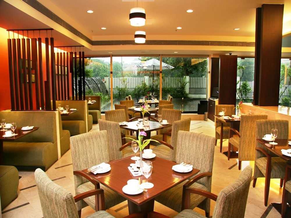 The Muse Sarovar Portico Nehru Place - A Sarovar Hotel
