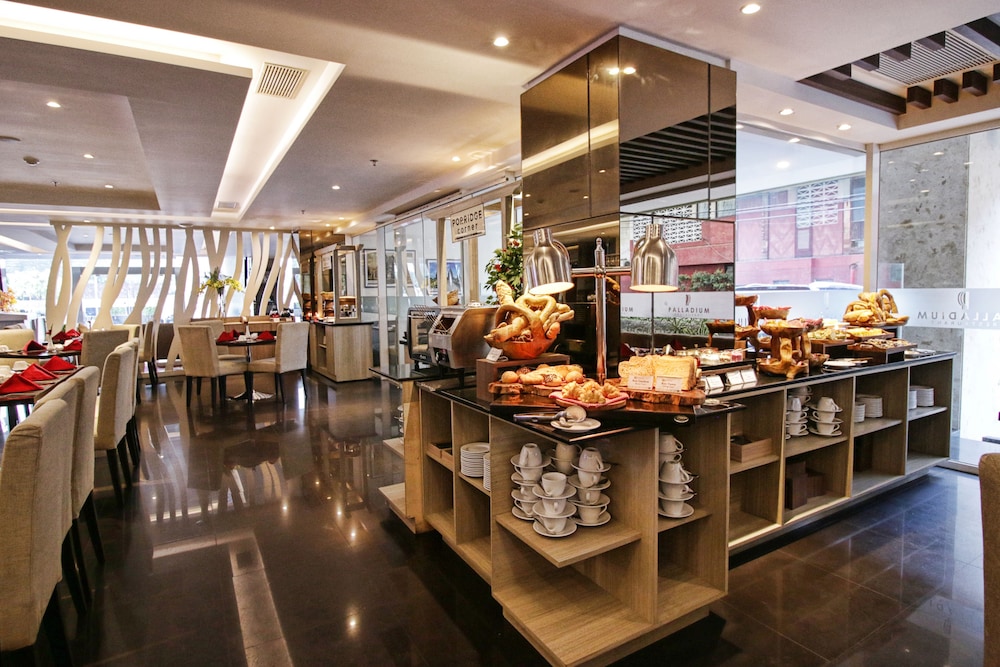 Platinum Adisucipto Hotel & Conference