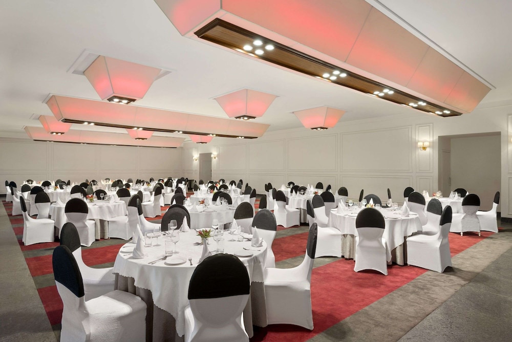 Saura Hotel, Agra  A Club Mahindra Associate