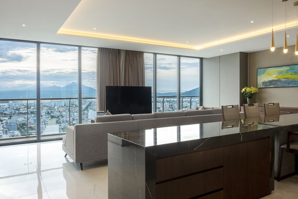 Prince Hotel Da Nang (Formerly Sel de Mer Hotel & Suites)