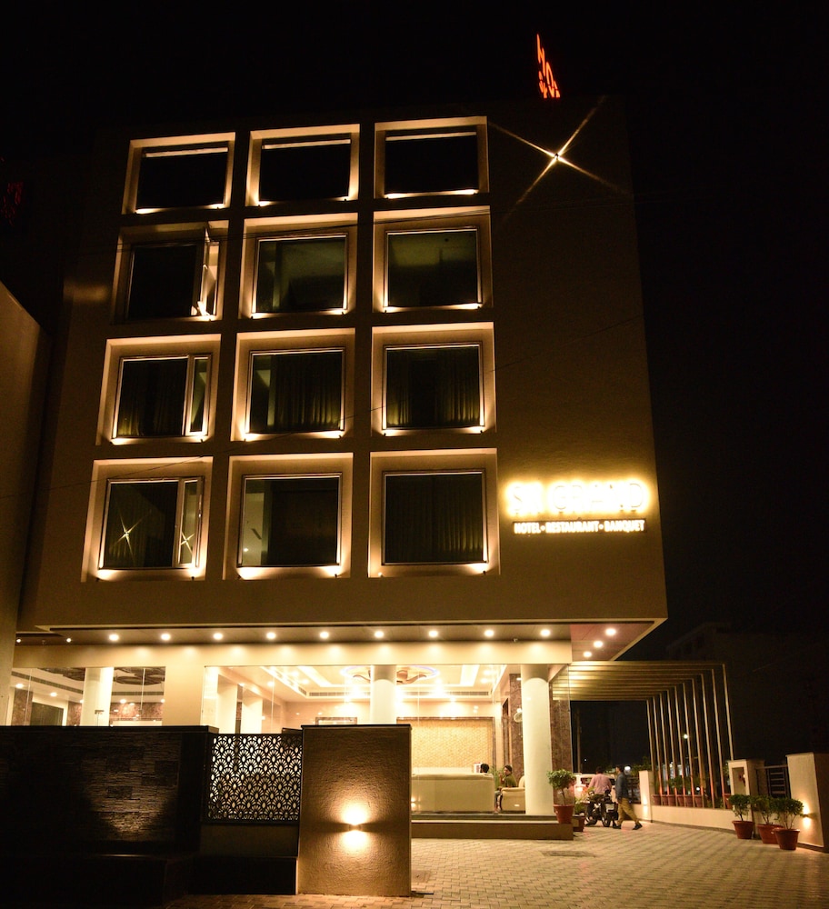 Hotel SK Grand