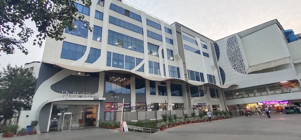 Regenta Inn Vadodara, 500m from Railway Station