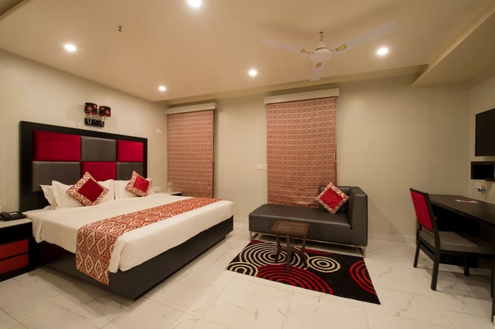Regenta Inn Vadodara, 500m from Railway Station