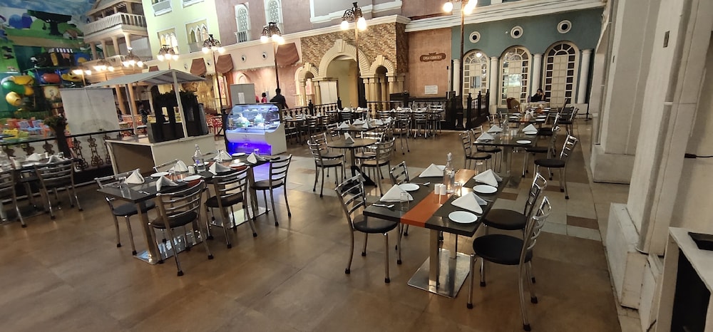 Regenta Inn Vadodara, 500m from Railway Station