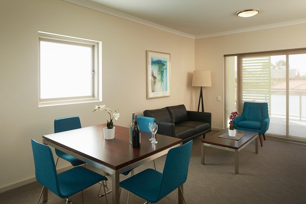 Baileys Serviced Apartments