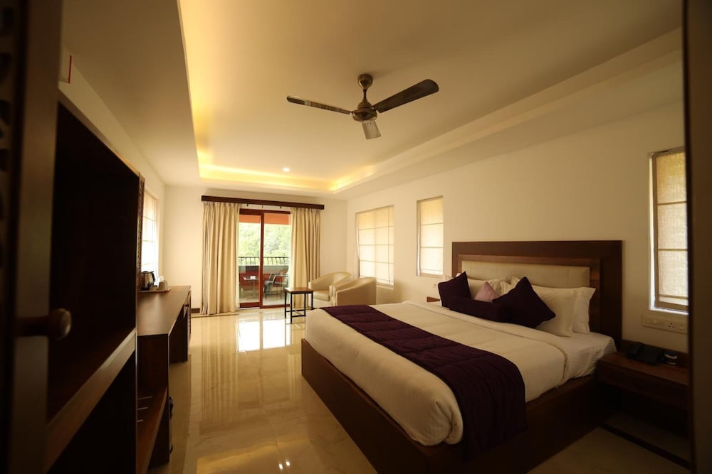 CONTOUR ISLAND RESORT AND SPA