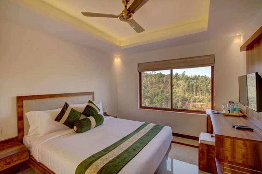 CONTOUR ISLAND RESORT AND SPA