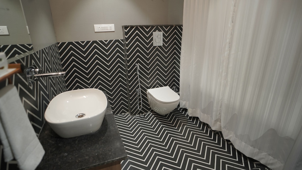 Hotel Lake Metro
