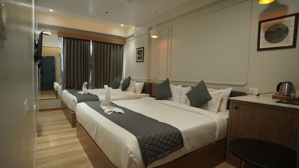 Hotel Lake Metro