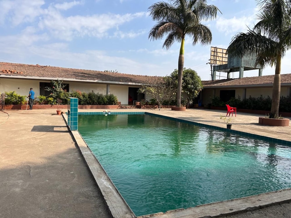 Hotel Sai Plaza
