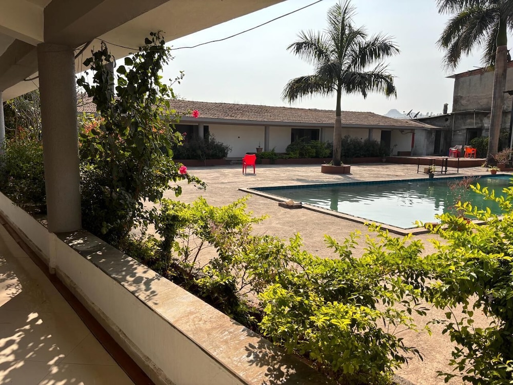 Hotel Sai Plaza