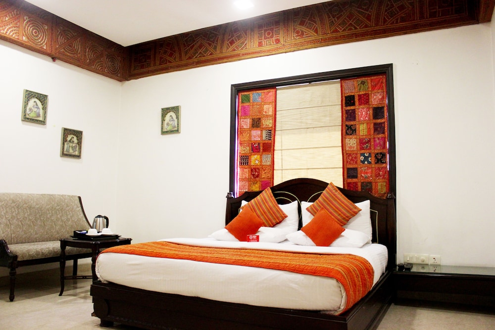 Lavish Inn