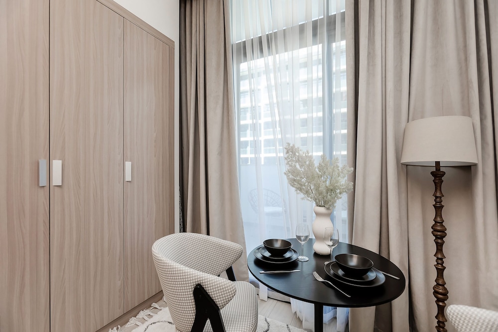 Modern studio in Azizi Riviera