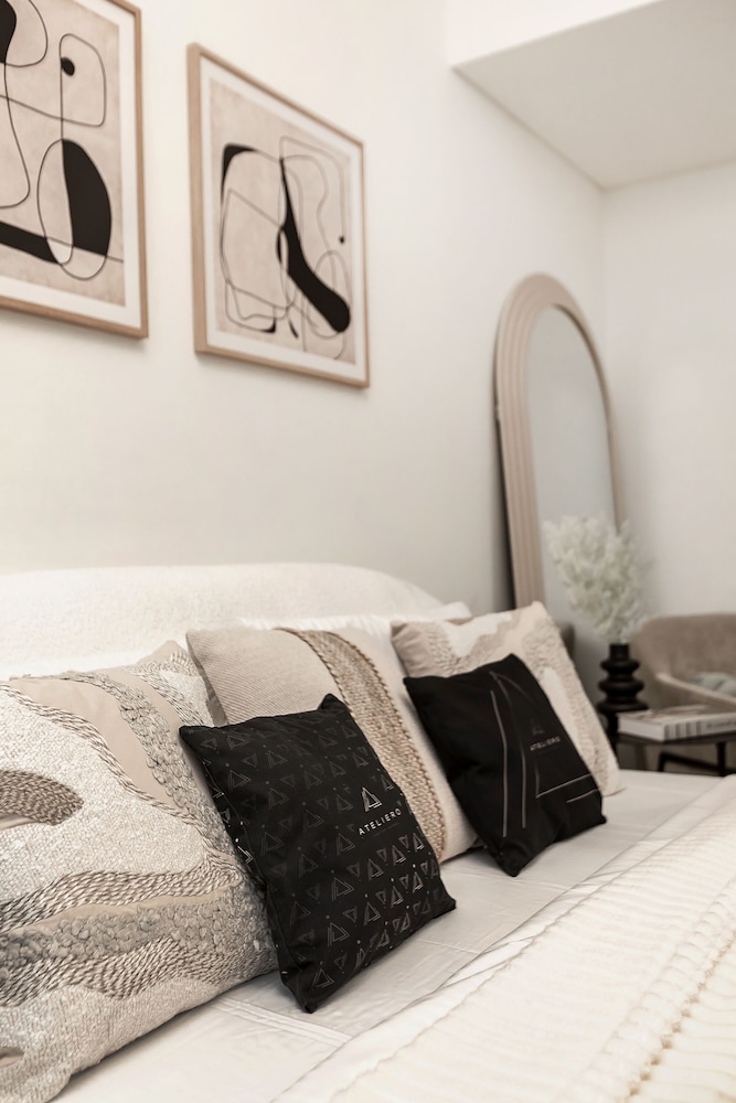 Modern studio in Azizi Riviera