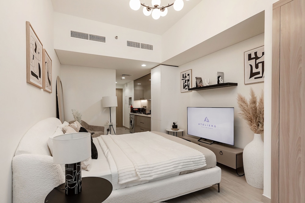 Modern studio in Azizi Riviera