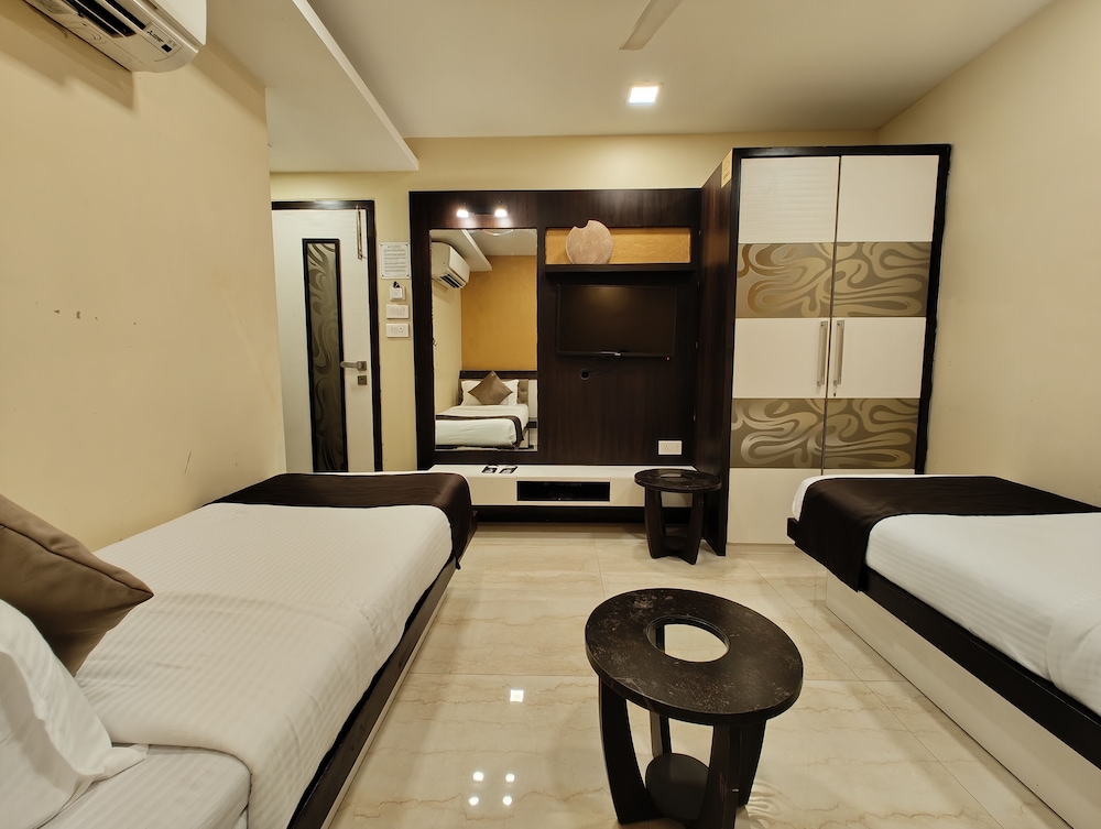 The Majlis Hotel - Near Taj Hotel Colaba