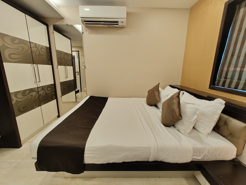 The Majlis Hotel - Near Taj Hotel Colaba