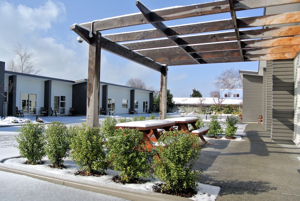 Oxford Village Motels