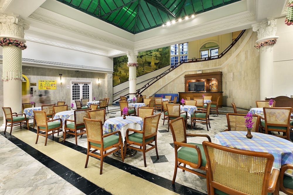 Royal Rattanakosin Hotel
