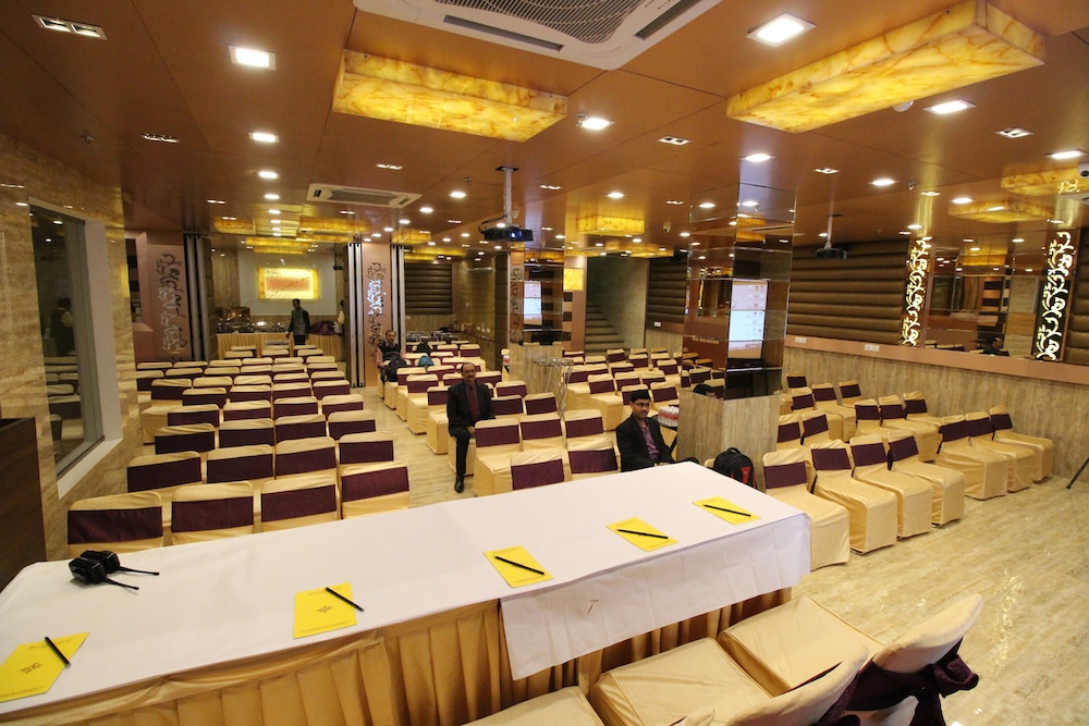 Hotel Golden Grand