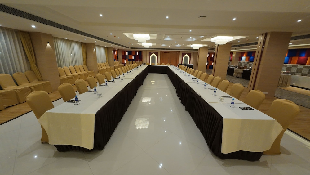 Hotel Surya Grand
