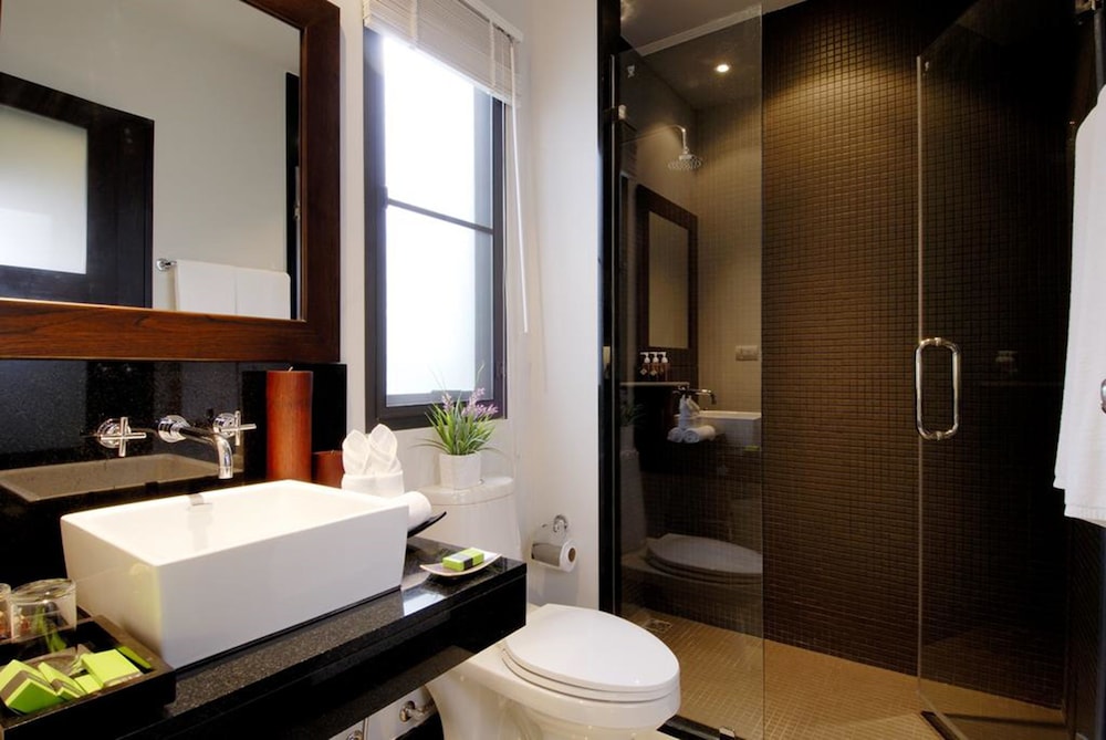 Two Villas Holiday Phuket Onyx Style Nai Harn Beach
