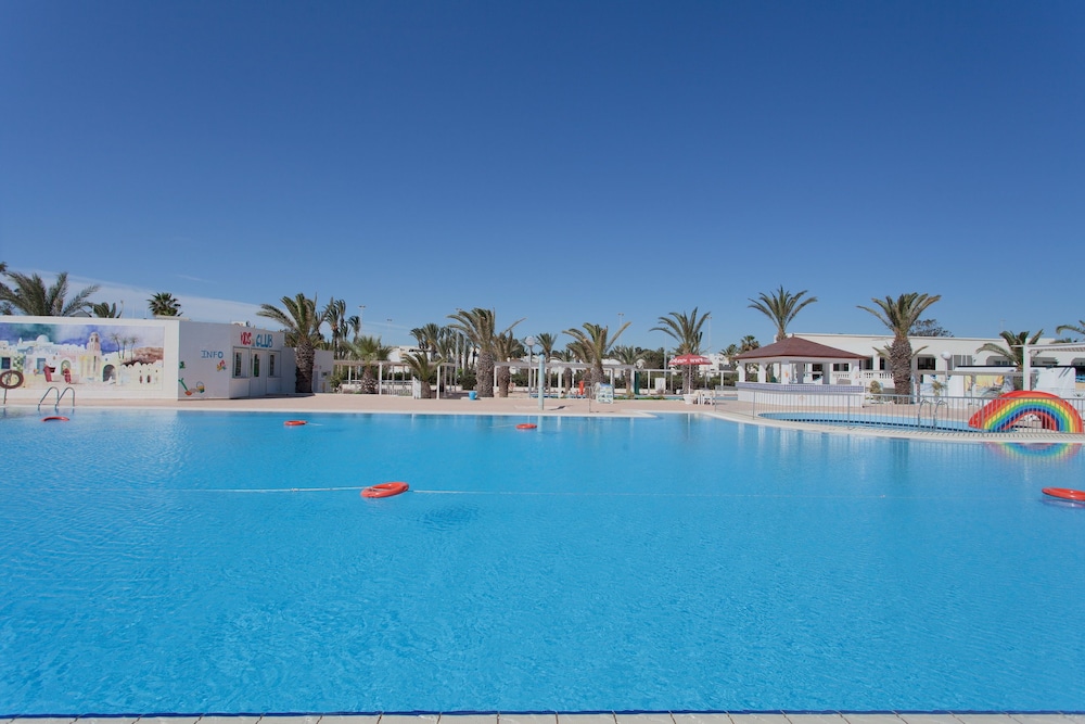 El Mouradi Club Selima