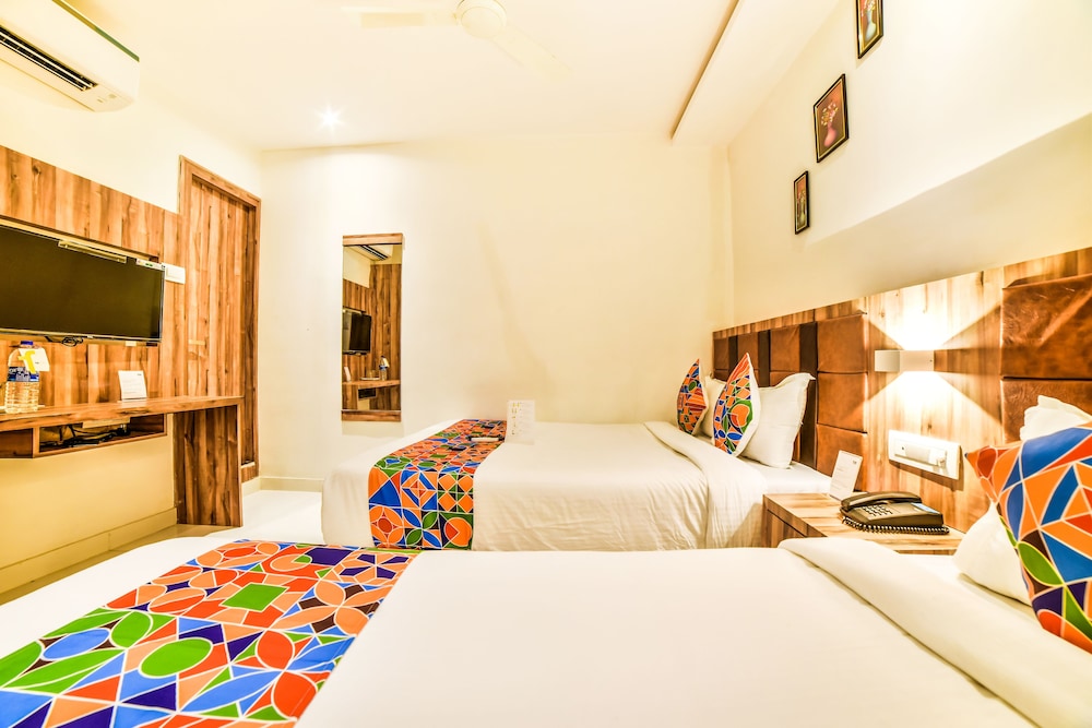 FabExpress Gateway Inn
